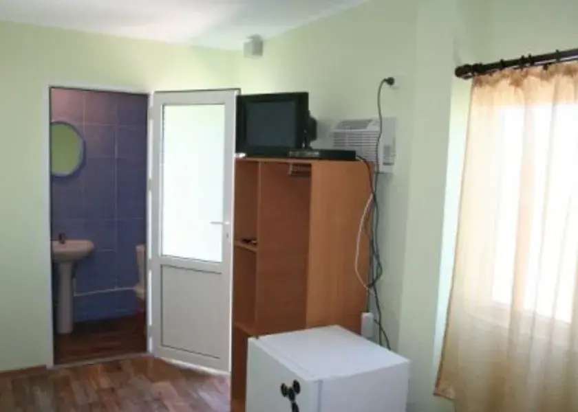 1371710507_img_3785.jpg-1-min